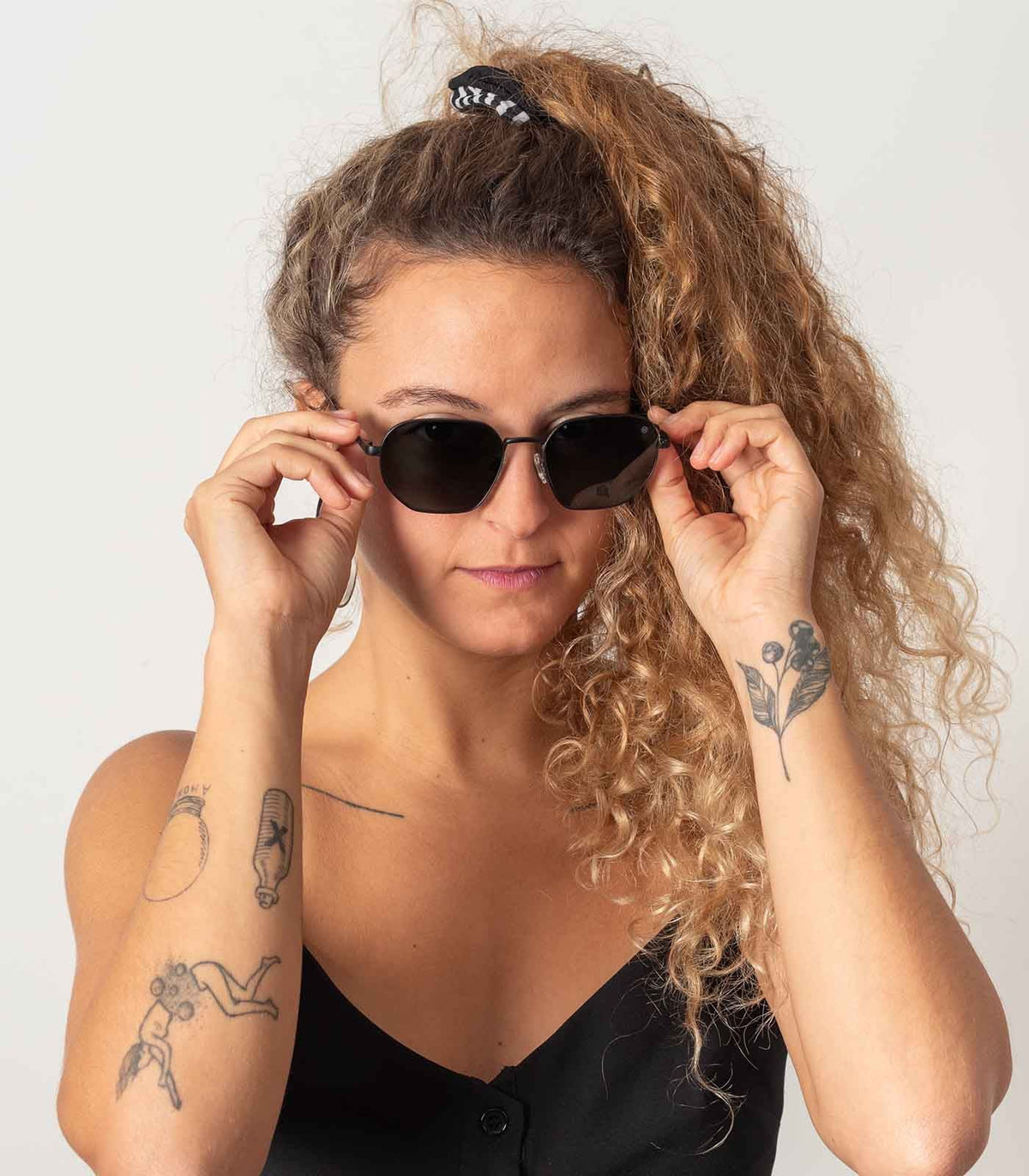 Lentes de Sol Wave Negro Metalico - Karün Latinoamérica - Lentes de Sol